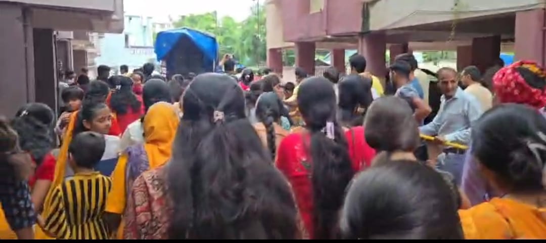 श्री जगन्नाथ मंदिर सेवा संस्थान दुनेठा दमण ने जगन्नाथ भगवान की रथ यात्रा दुनेठा मंदिर से गुंडीचा मंदिर अमर कॉम्प्लेक्स तक किया था यात्रा 27 जुन को शुरु हुई थी,  5 जुलाई तक गुंडीचा मंदिर मे पुजा अर्चना तथा भजन कीर्तन होते रहे यात्रा की शुरुआत से लेकर सभी भक्तजनों ने सहयोग दिया था संस्थान के मुख्या श्रीमति अंजलि नंदा के मार्गदर्शन से सम्पन्न हुआ